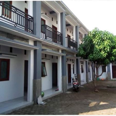 Hotel Griya Anugerah à Mojokerto Extérieur photo