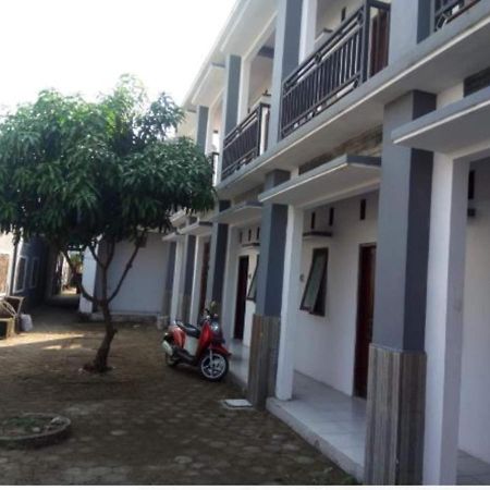 Hotel Griya Anugerah à Mojokerto Extérieur photo