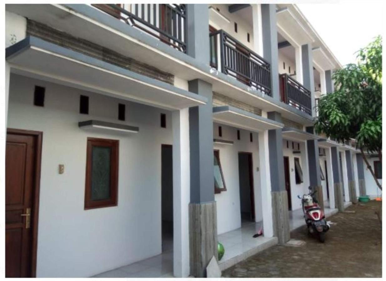Hotel Griya Anugerah à Mojokerto Extérieur photo