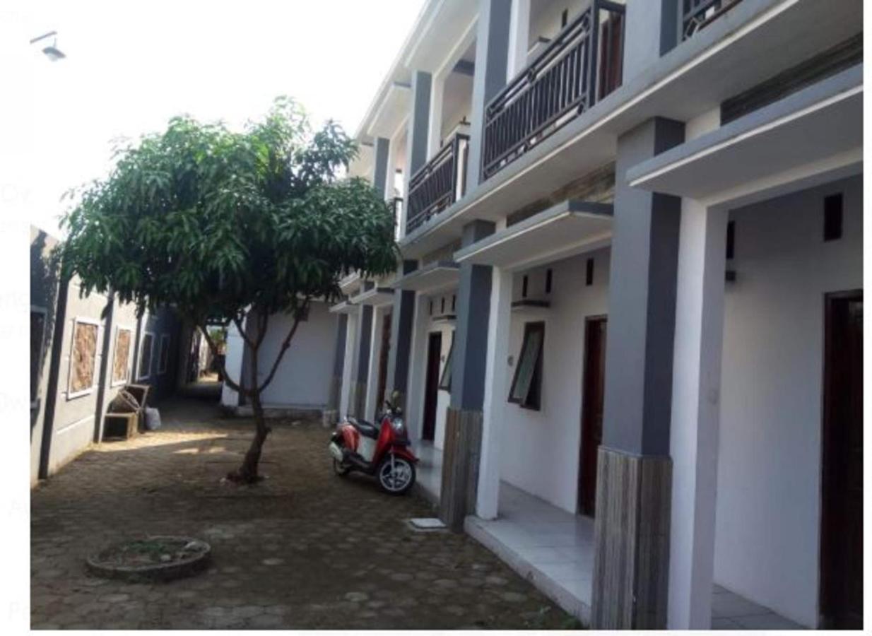Hotel Griya Anugerah à Mojokerto Extérieur photo